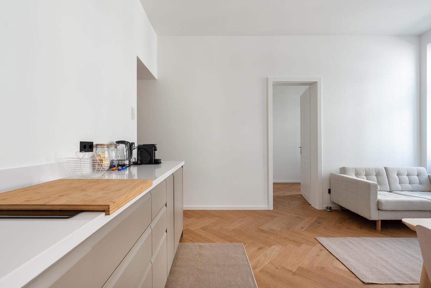 Modern Wohnen Im Renovierten Stil-altbau * Wenen