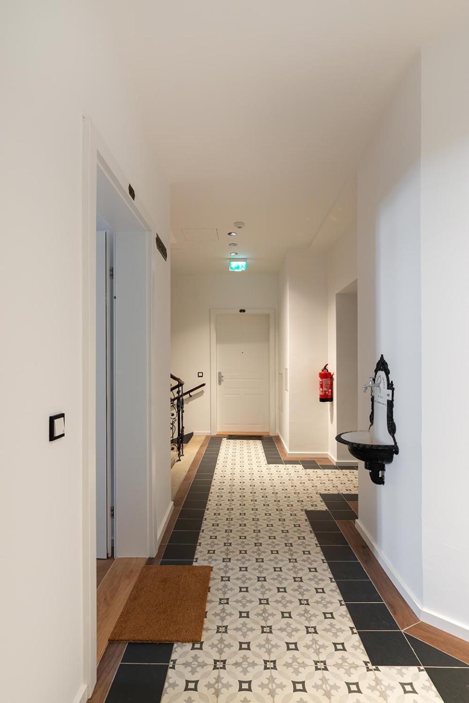 Modern Wohnen Im Renovierten Stil-altbau Appartement Wenen